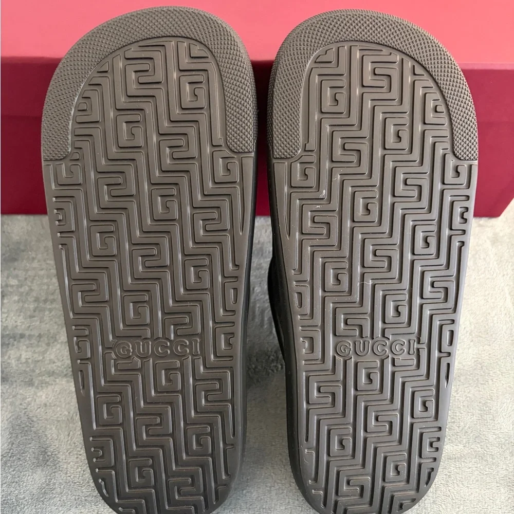 Brand New Mens Gucci GG Supreme Canvas Slide Sandals Black Size 7 (US 7.5)